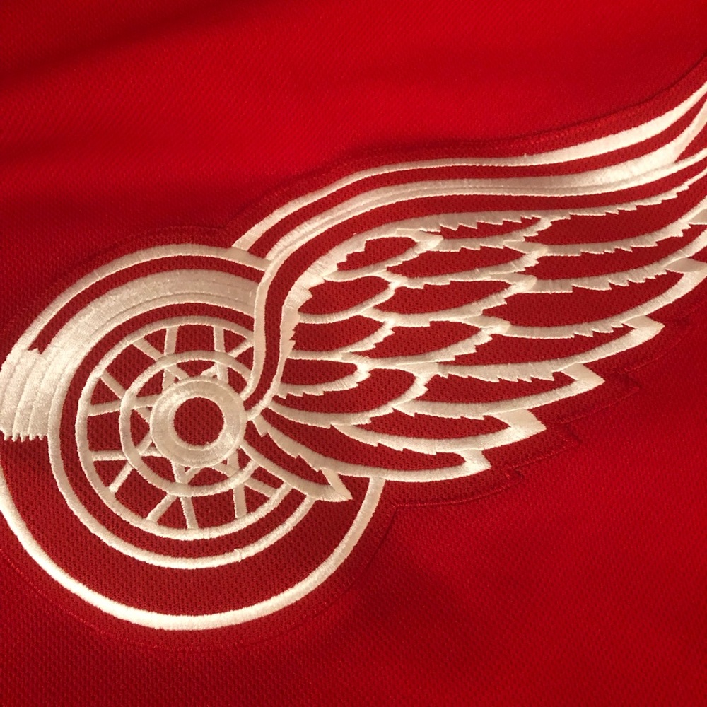 SOLD!Auth. Mens Adidas Detroit Red Wings jers SZ S - Picture 6 of 13